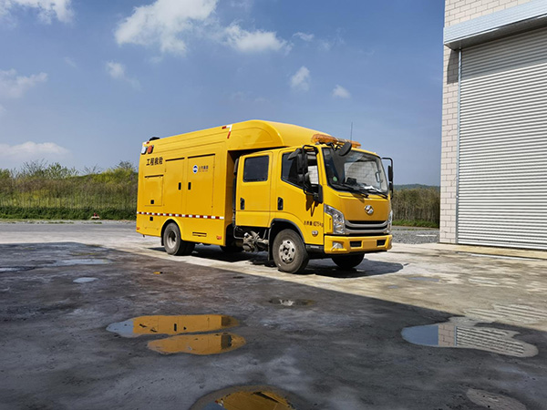 应急排涝、发电、照明一体车